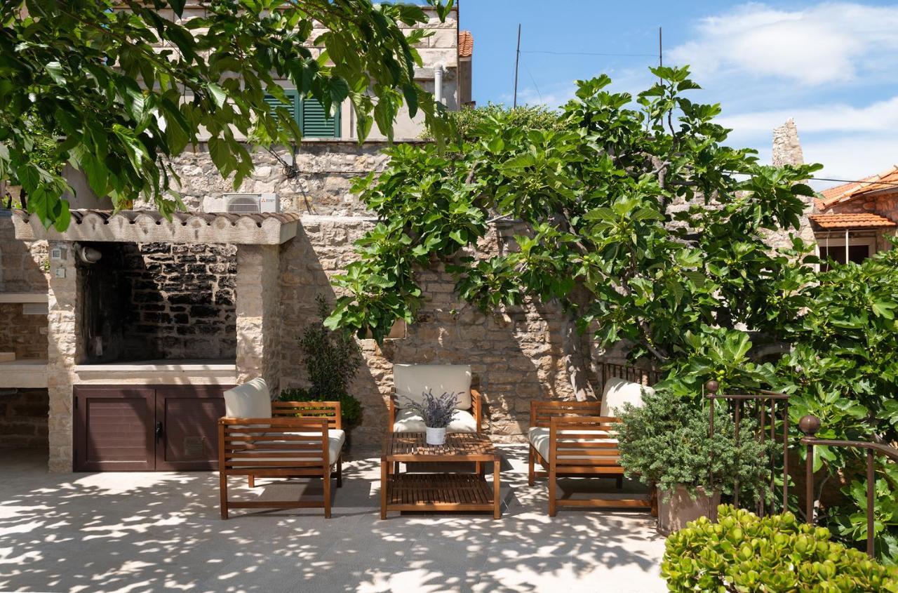 Heritage House Dvor Sutivan Exterior foto