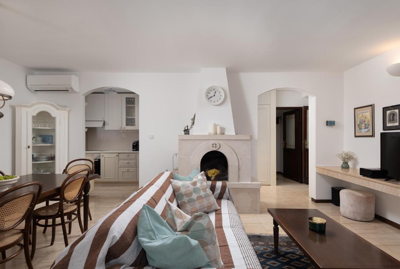 Heritage House Dvor Sutivan Exterior foto